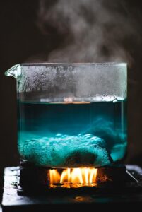 Evaporacion del agua de mar en recipiente